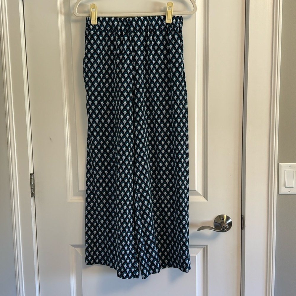 Max Mara weekend collection,  100% silk pant with elastic waist, flowy